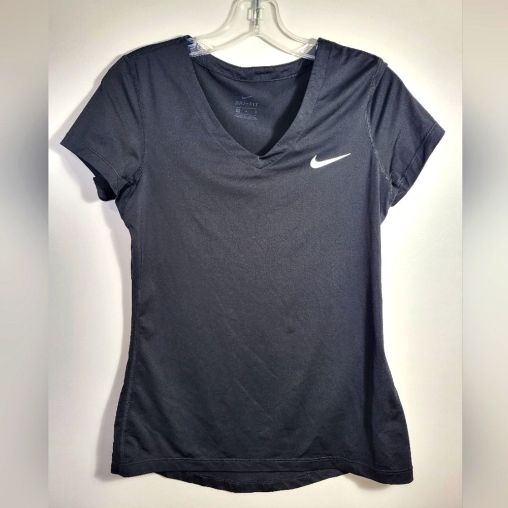 Nike v-neck silky short sleeve athletic top women's M #2459